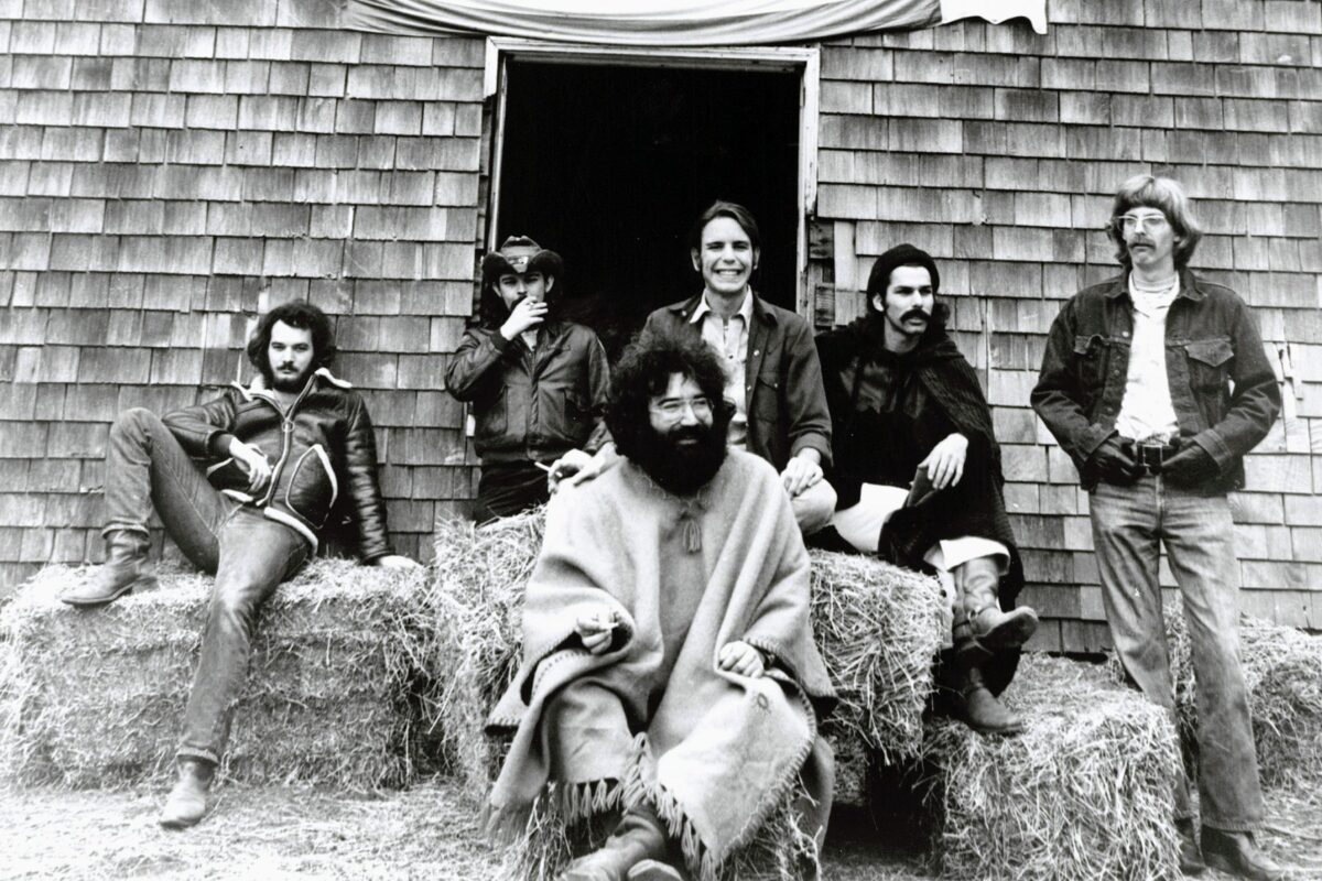 Fading Echoes: Remembering the Departed Members of the Grateful Dead